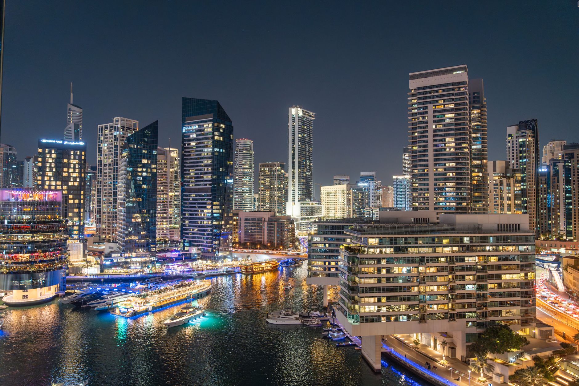 Skyline von Dubai – Ziel eines Business-Class-Prämienflugs mit Meilen