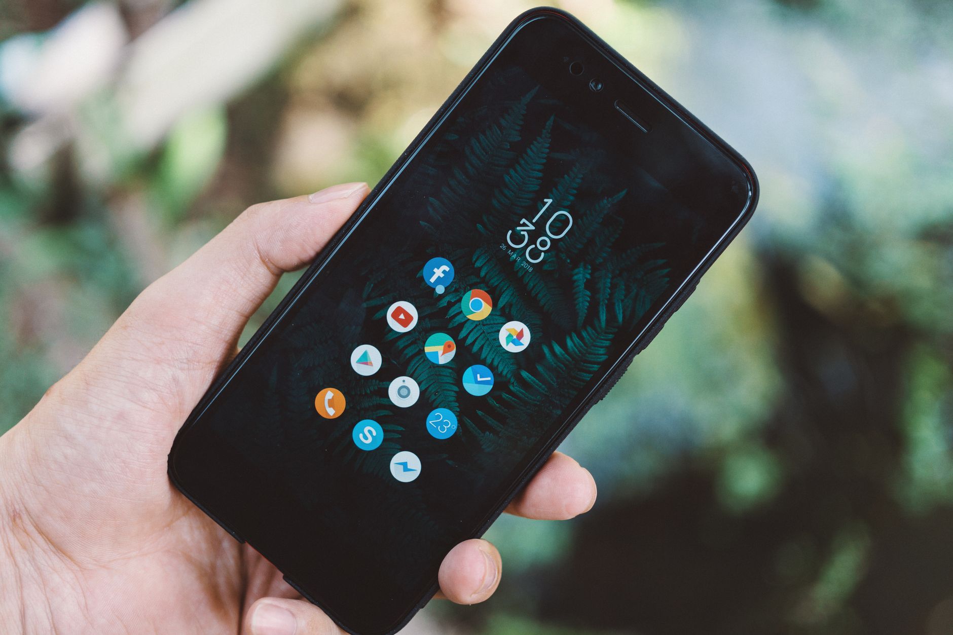 Smartphone mit Punkte-App – Wert der Membership Rewards Punkte der Platinum Card berechnen